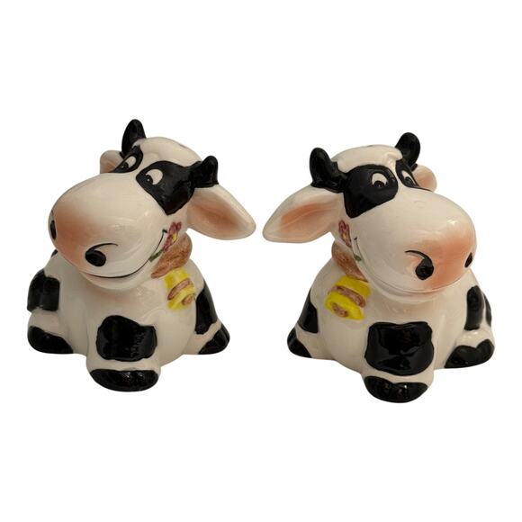 Vintage Anthropomorphic Black and White Cow Salt & Pepper Shaker Set  - A1238 - Picture 8 of 8